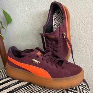 Puma suede platform sneaker Woman’s US 7.5